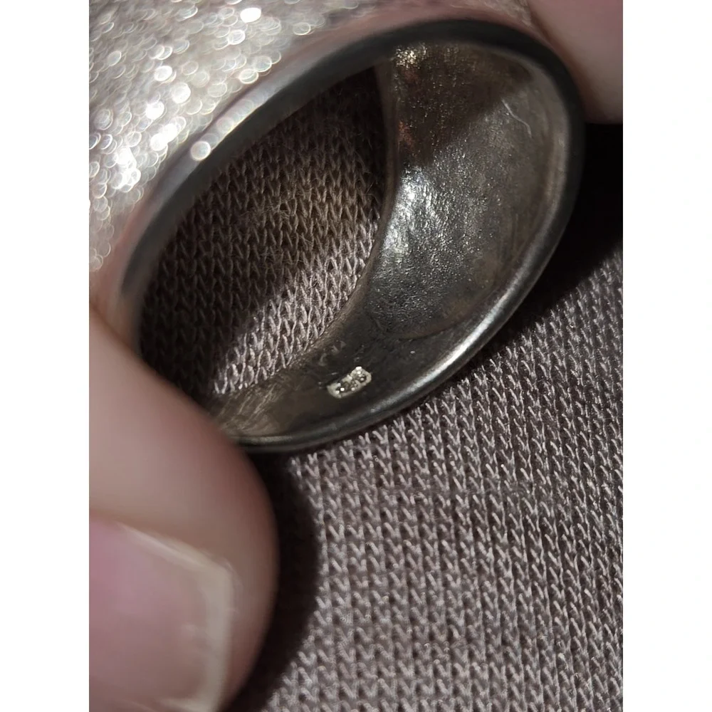 Sterling Silver 925 Laser Cut Dome Ring Size 7. Very Sparkly!